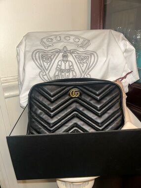 Gucci Black Quilted Chevron GG Marmont Crossbody Bag W/New Auth GUCCI  Shirt